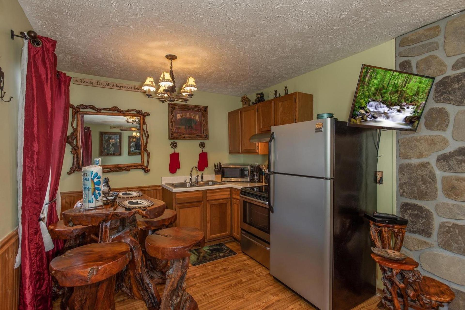 Bear Mountain Hollow-Free Dollywood Ticket- Cozy Cabin With A Hot Tub, Arcade & Deck Close To Town Pigeon Forge Esterno foto
