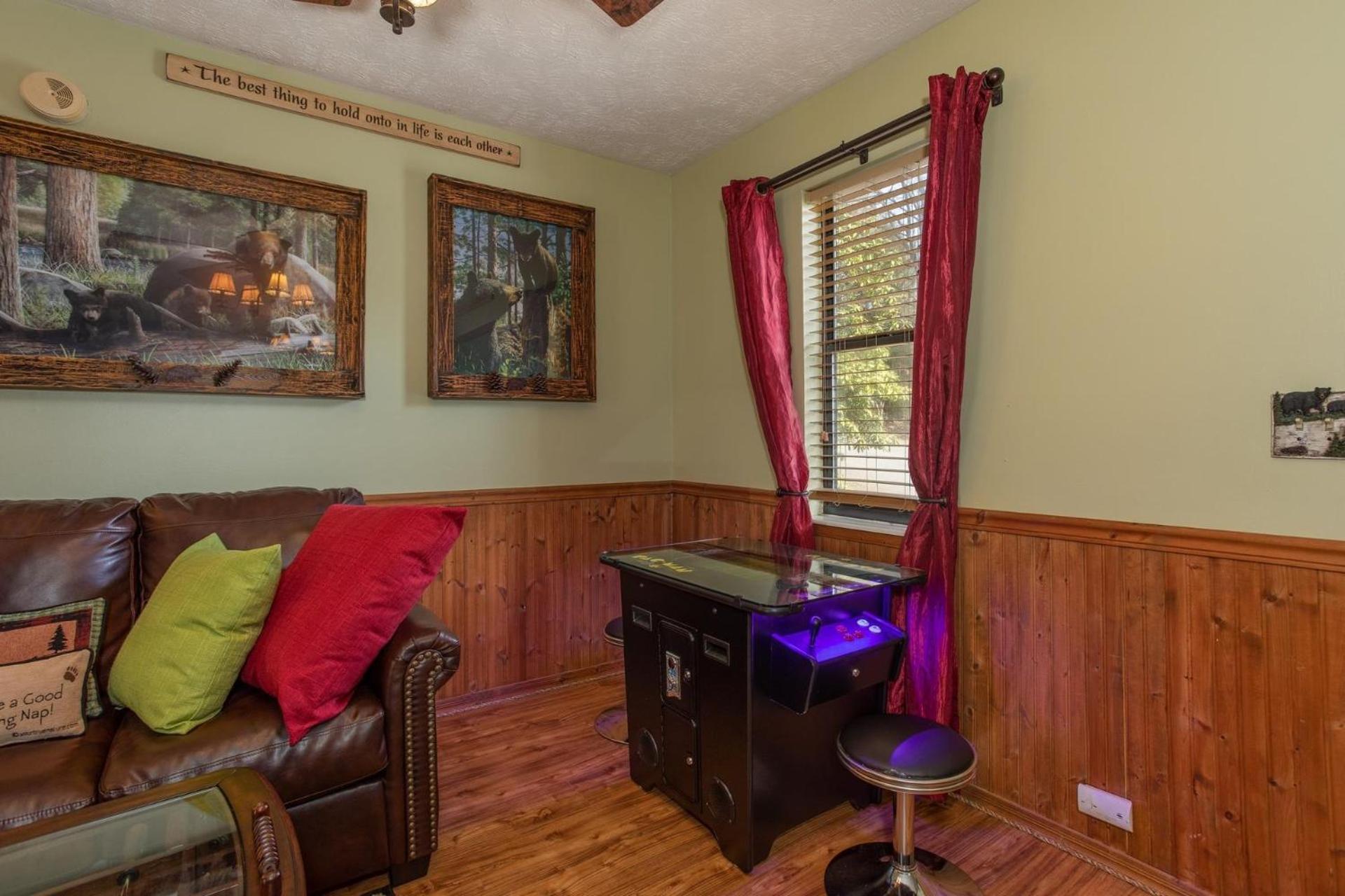 Bear Mountain Hollow-Free Dollywood Ticket- Cozy Cabin With A Hot Tub, Arcade & Deck Close To Town Pigeon Forge Esterno foto